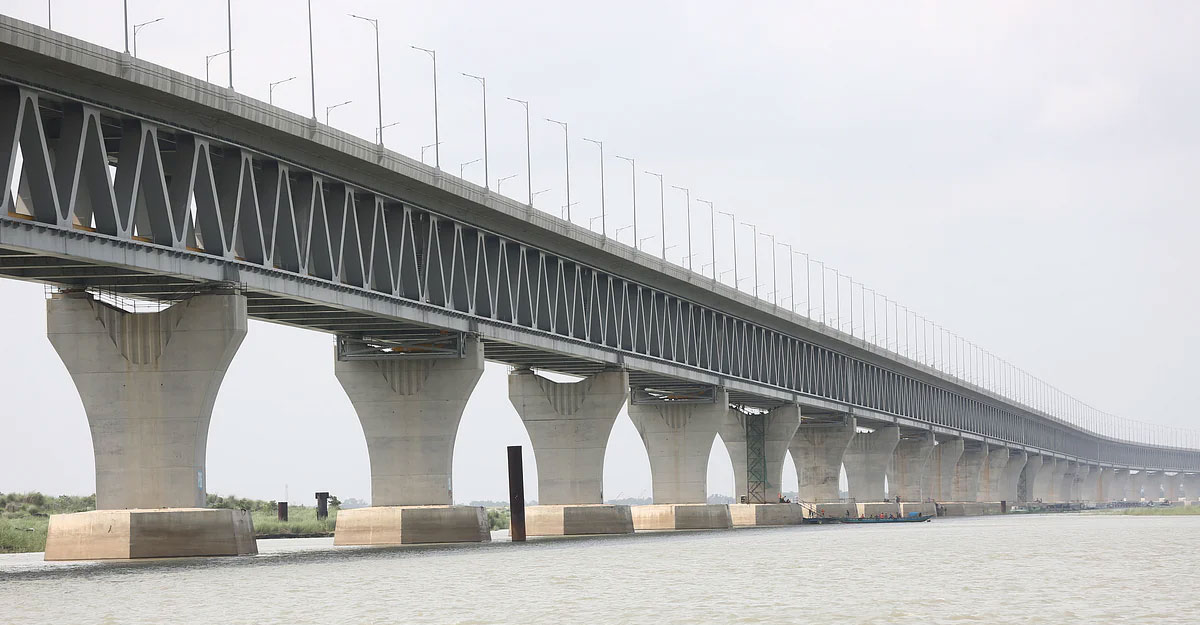৪০ মিনিট আটকে থাকার পর পদ্মা সেতুর টোল প্লাজায় পৌঁছানো সম্ভব হয়েছে