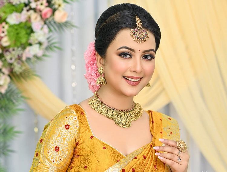 অভিনেত্রীর গাড়ি ধাক্কায় যুবকের মৃত্যু