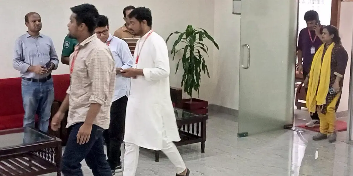 সিইসির সঙ্গে এনসিপি প্রতিনিধিদলের সাক্ষাৎ