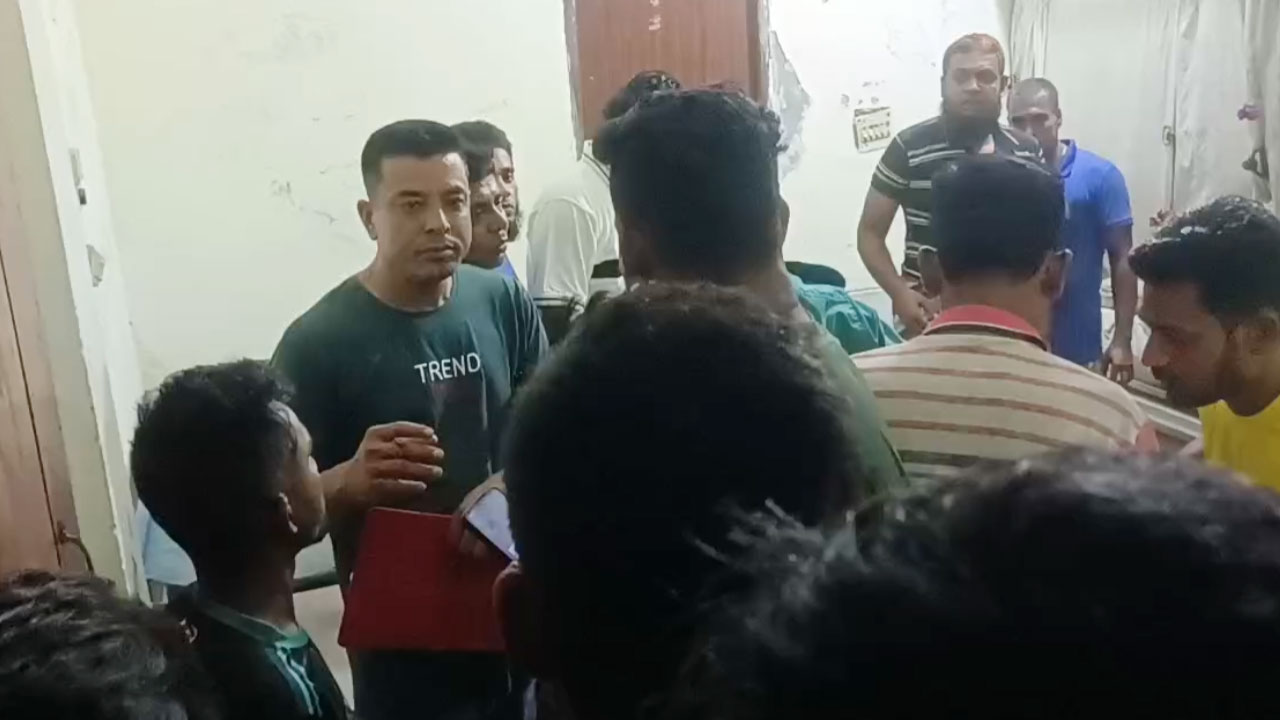 খুলনায় চরমপন্থি নেতাকে গুলি করে হত্যা
