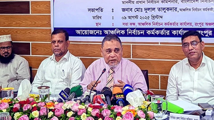 নিরপেক্ষভাবে নির্বাচন পরিচালনার প্রতিশ্রুতি সিইসির