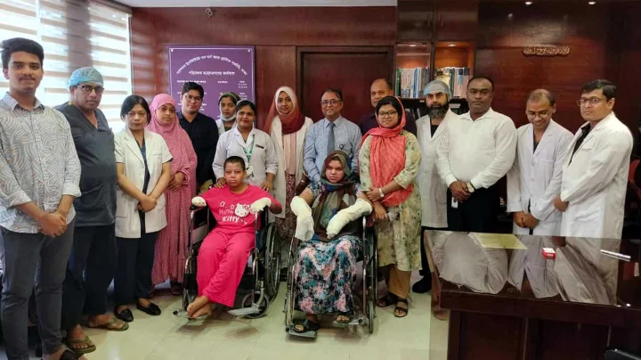 মাইলস্টোন ট্রাজেডি: বাড়ি ফিরলেন আহত ছাত্রী ও শিক্ষিকা