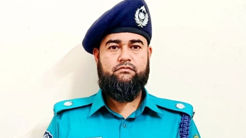 কারওয়ান বাজারে ছিনতাইকারীর হামলায় আহত হন পুলিশ কর্মকর্তা সুমন রেজা