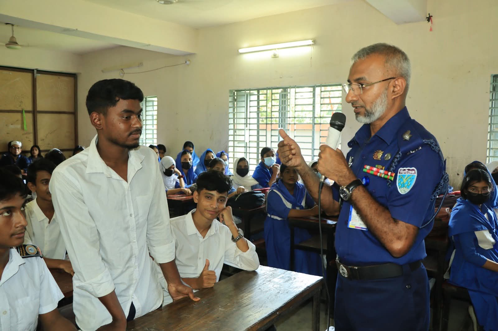 হবিগঞ্জে পুলিশ সুপার এ. এন. এম. সাজেদুর রহমানের ব্যতিক্রম উদ্যোগ: শিক্ষার্থীদের সঙ্গে সরাসরি সংলাপ