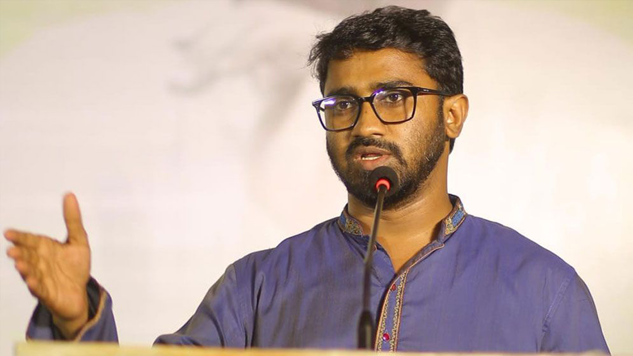 উপহারের নৌকা নিয়ে দোটানায় উপদেষ্টা, রাশেদ খানের ব্যাখ্যা ও পরামর্শ