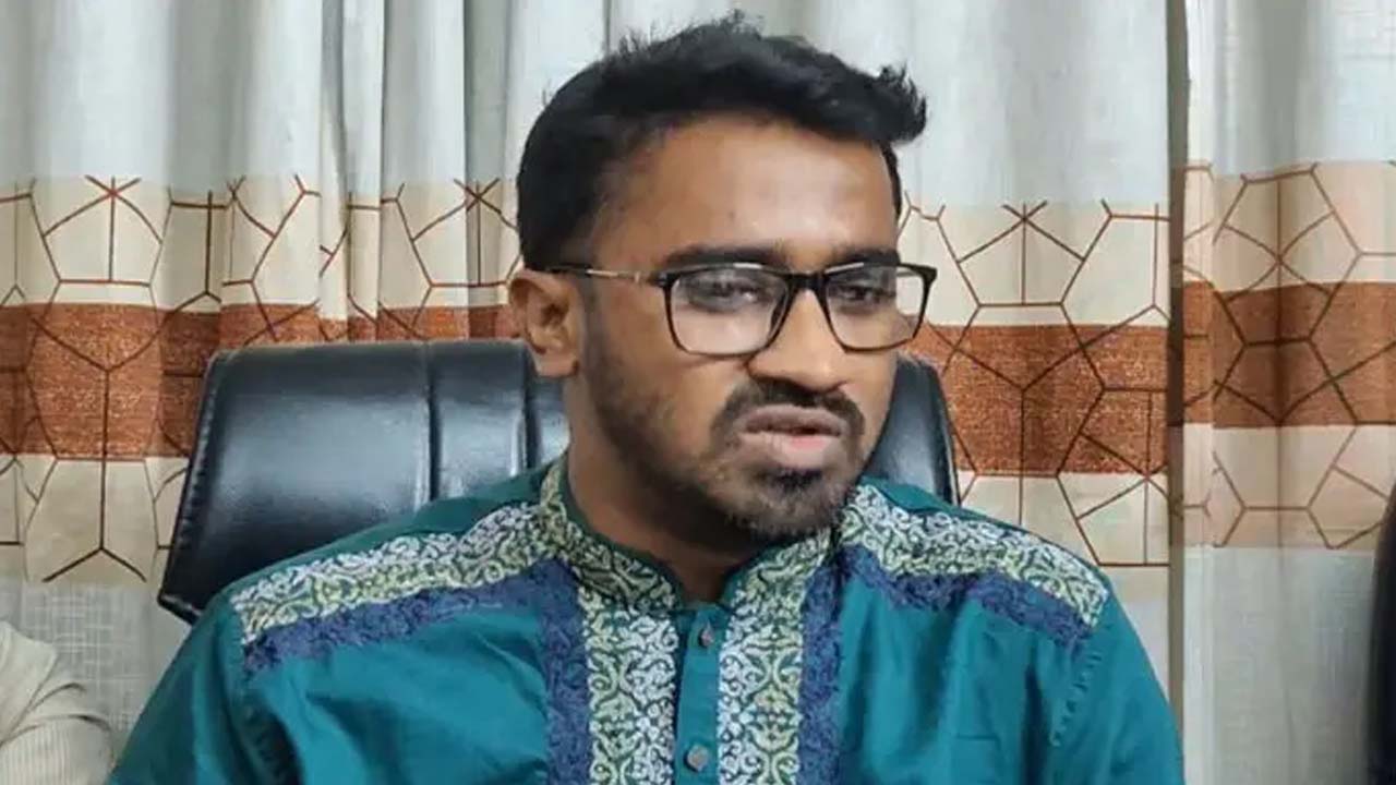 উপদেষ্টা আসিফ মাহমুদের নির্বাচনে অংশগ্রহণের ঘোষণা