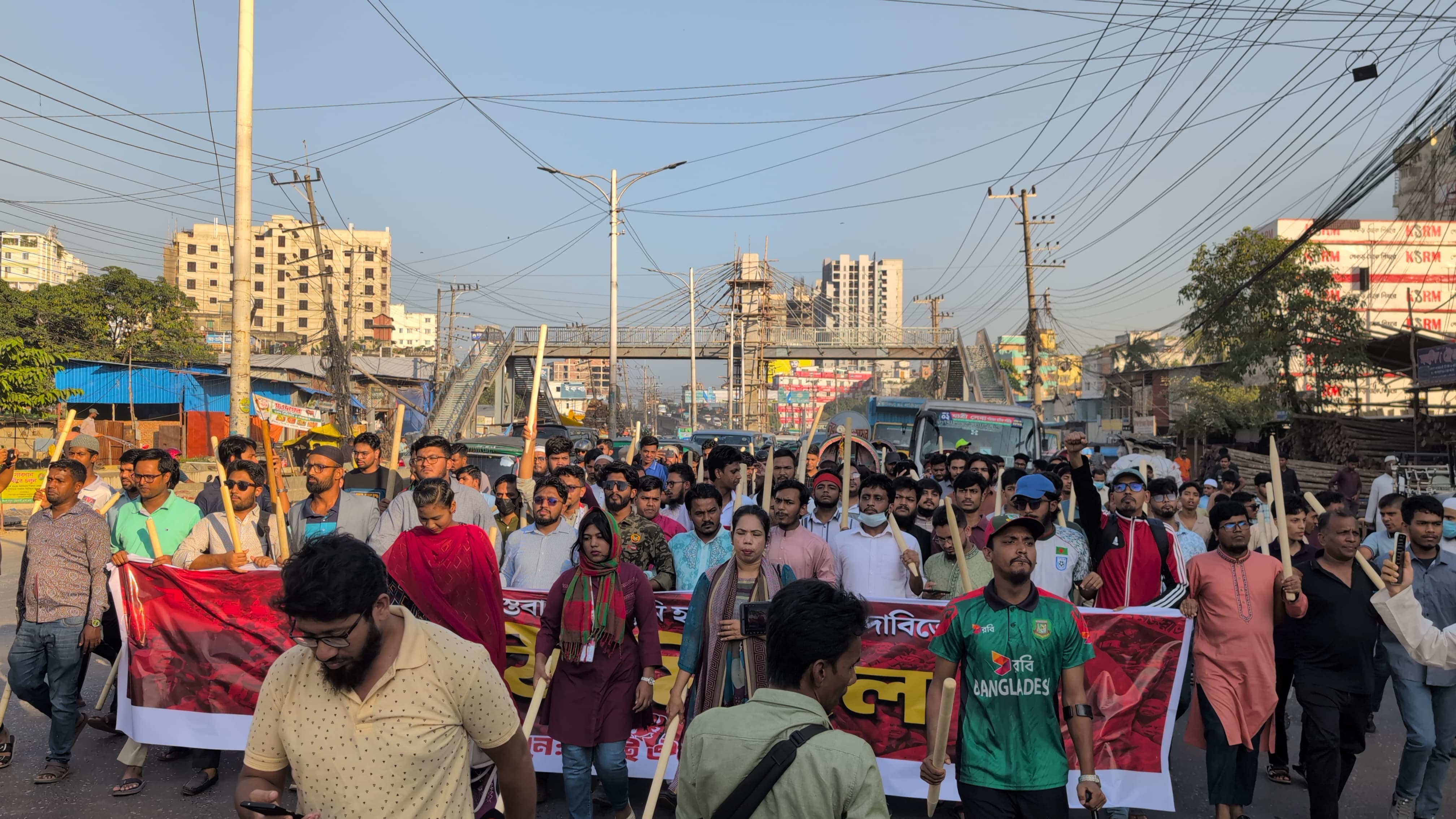 চট্টগ্রামে লাঠি মিছিল: জুলাই সনদ বাস্তবায়ন ও হাসিনার ফাঁসির দাবি