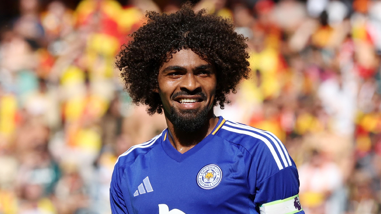 ভারতের বিপক্ষে ম্যাচ ঘিরে ভক্তদের উচ্ছ্বাস বাড়ালেন হামজা