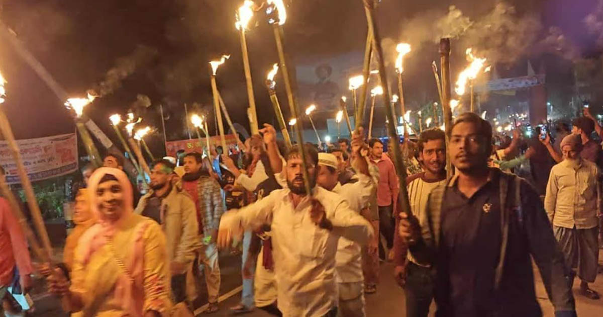 চাঁদপুর-২: বিএনপির মনোনয়ন পরিবর্তনের দাবিতে মশাল মিছিল ও বিক্ষোভ