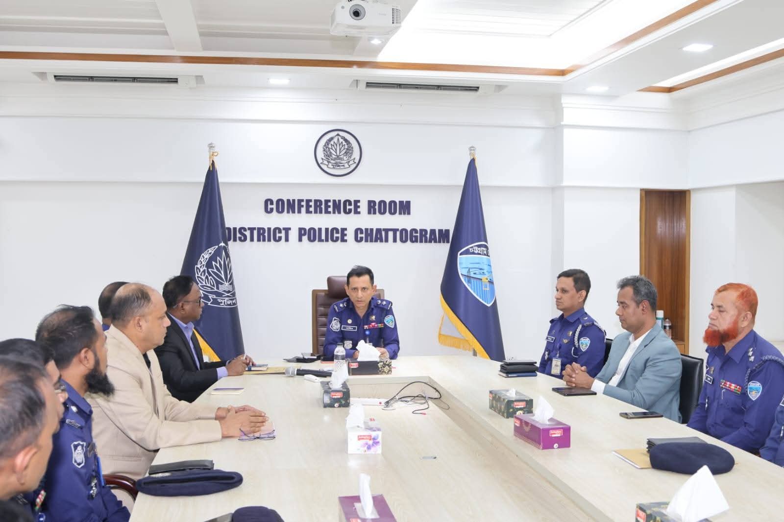 আসন্ন নির্বাচন বড় পরীক্ষা থানাকে ‘সেবাকেন্দ্রে’ পরিণত করার নির্দেশ পুলিশ সুপার নাজির আহমেদের