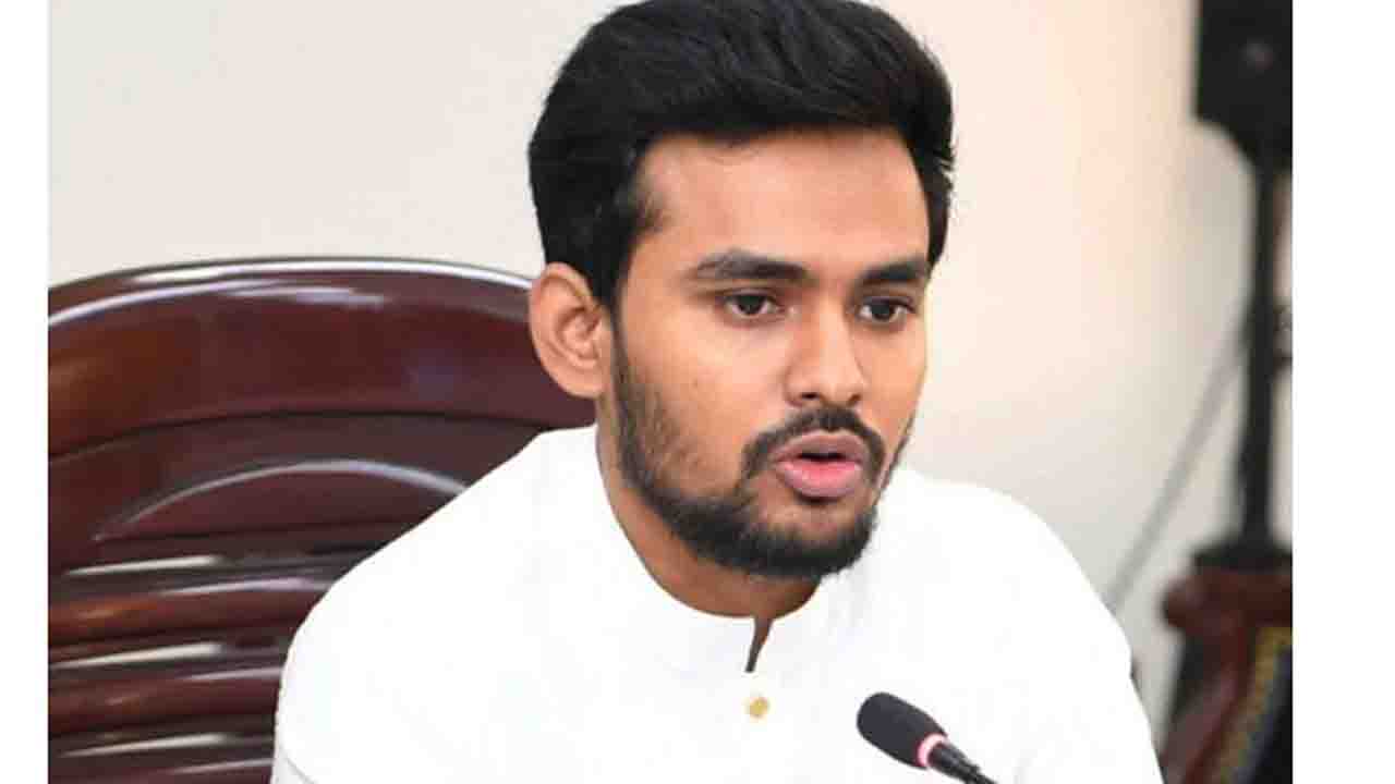 হাদির ওপর হামলার পেছনে দেশকে নেতৃত্বহীন করার ষড়যন্ত্র: আসিফ মাহমুদ