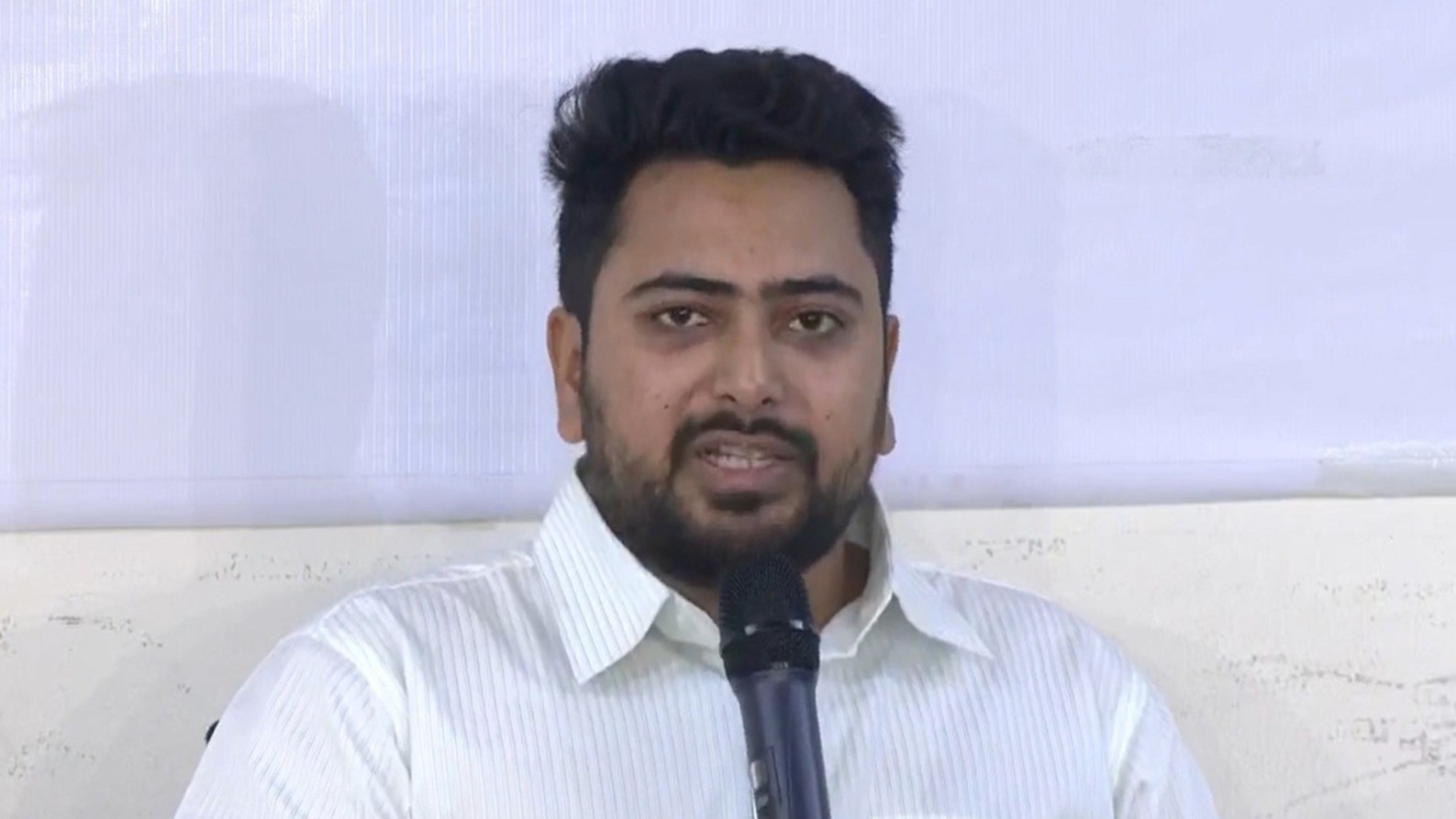 গণভোটে ‘না’ পাস হলে গণঅভ্যুত্থান ব্যর্থ হবে: নাহিদ ইসলাম