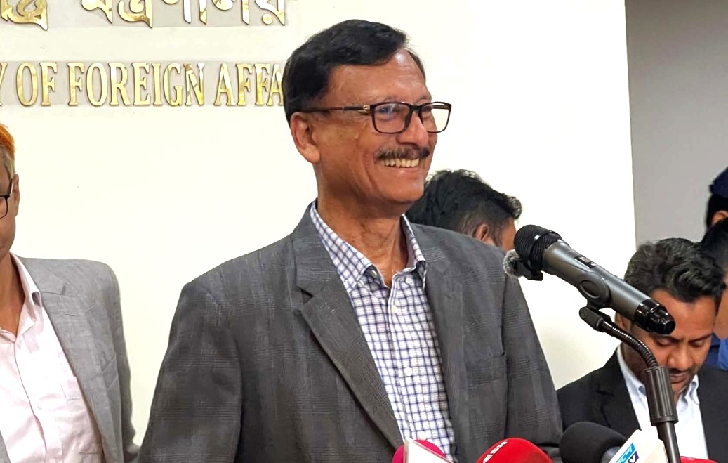 চীনের সঙ্গে ড্রোন কারখানা চুক্তি হলেও সম্পর্কের ভারসাম্য নষ্ট হবে না: পররাষ্ট্র উপদেষ্টা