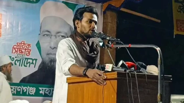 শকুনের মতো অপেক্ষা করছে একটি দল’: আসিফ মাহমুদ