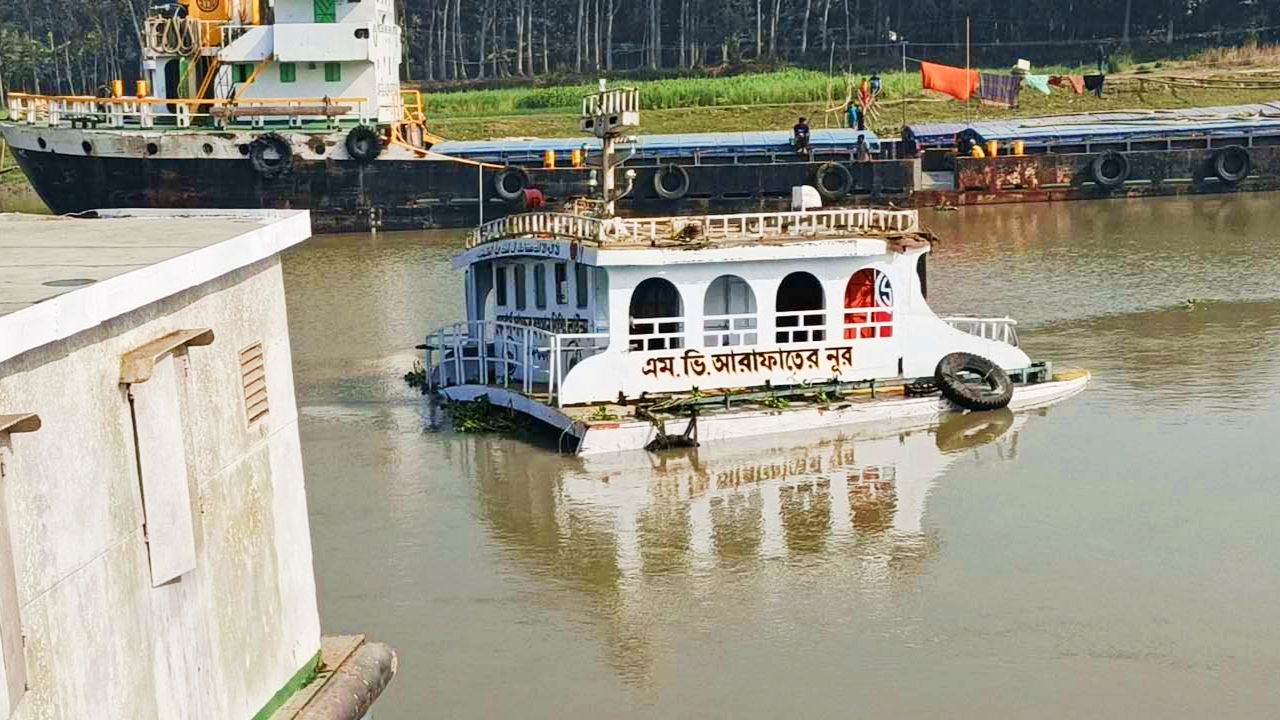ভৈরব নদে ডুবে গেল ৯০০ টন কয়লাবাহী কার্গো জাহাজ