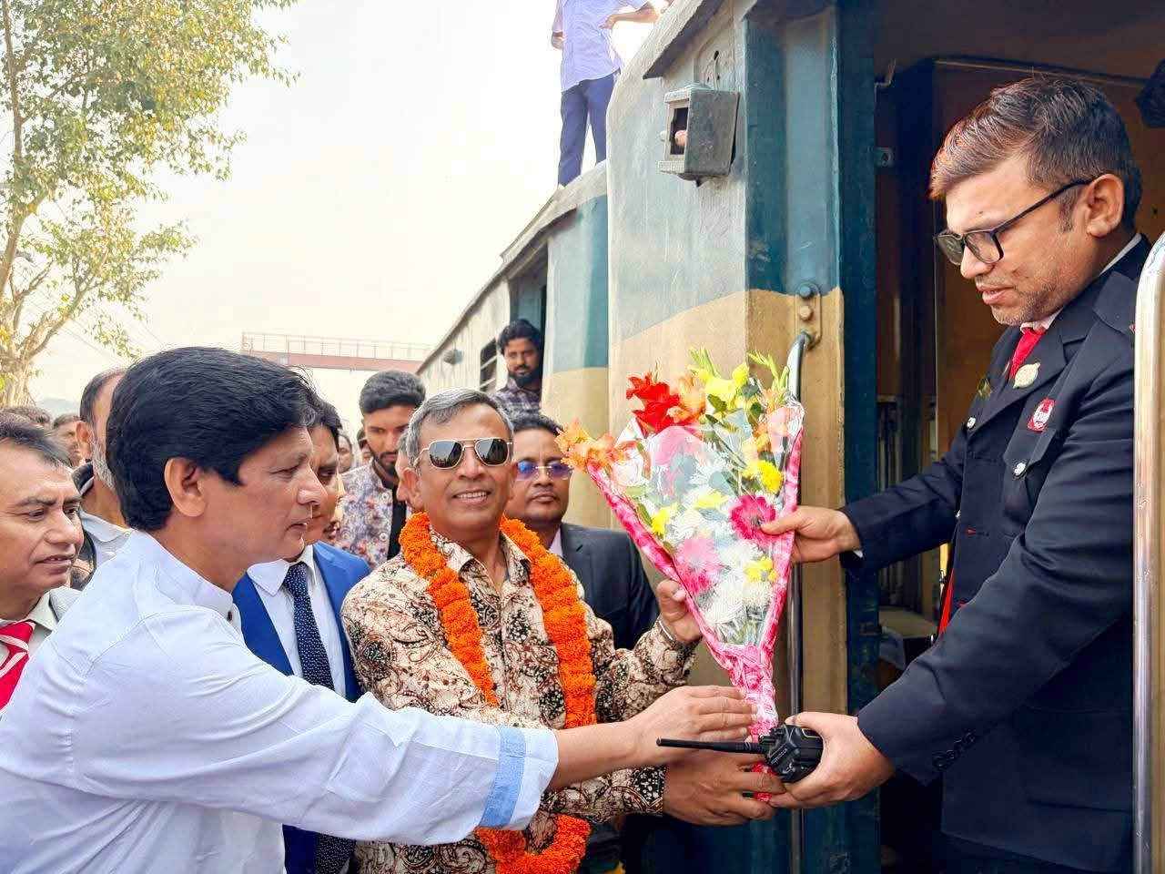 মেথিকান্দা স্টেশনে সুখবর: এগারো সিন্দুর মেইল’-এর যাত্রাবিরতি চালু