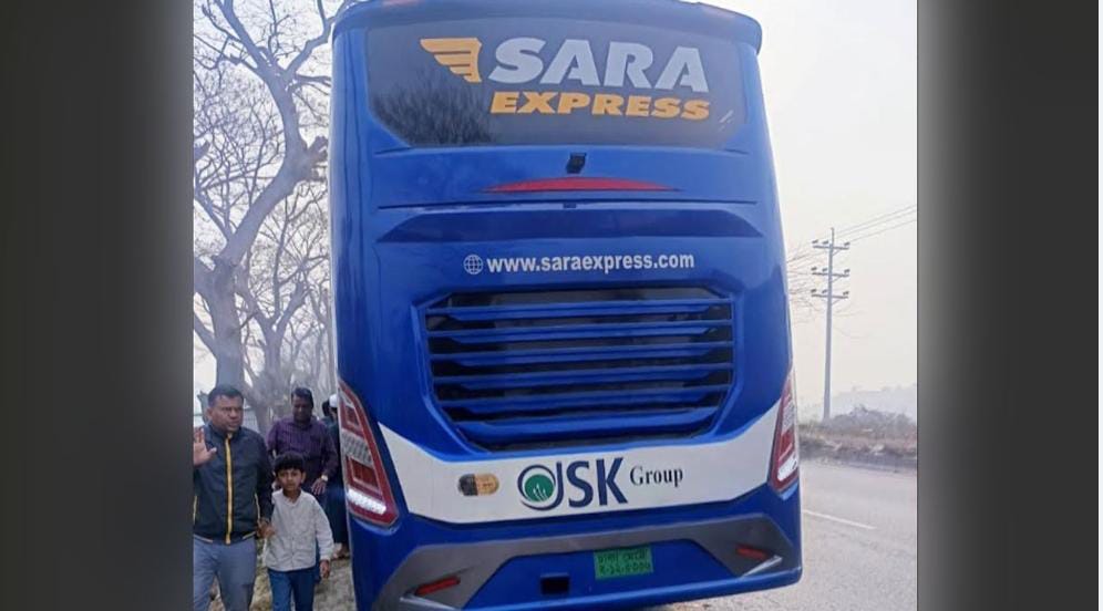 যাত্রীবাহী বাসের চাপায় সড়কে দাঁড়িয়ে থাকা নারী নিহত