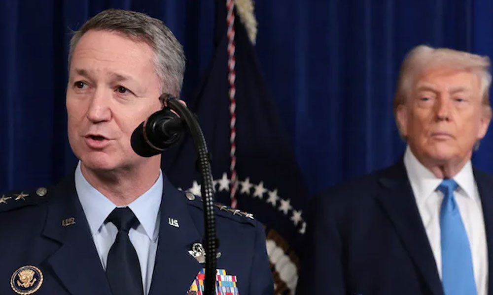ইরান ইস্যুতে উত্তেজনা: ট্রাম্পকে ঝুঁকির কথা জানালেন শীর্ষ সামরিক কর্মকর্তা