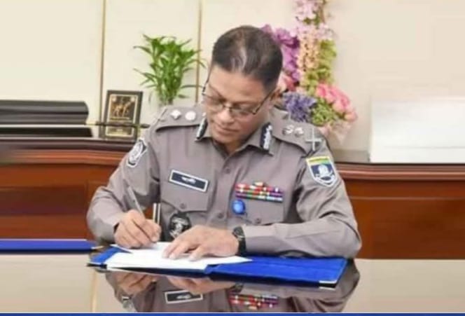 বাগেরহাটের সন্তান নবনিযুক্ত আইজিপি দায়িত্ব গ্রহণ করলেন
