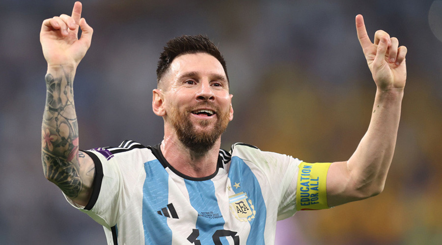 স্পেনের প্রস্তাব ফিরিয়ে আর্জেন্টিনাকেই বেছে নিয়েছিলেন মেসি