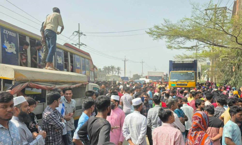 ঢাকা-সিলেট সড়কে অবরোধ, দুর্ভোগে হাজারো যাত্রী