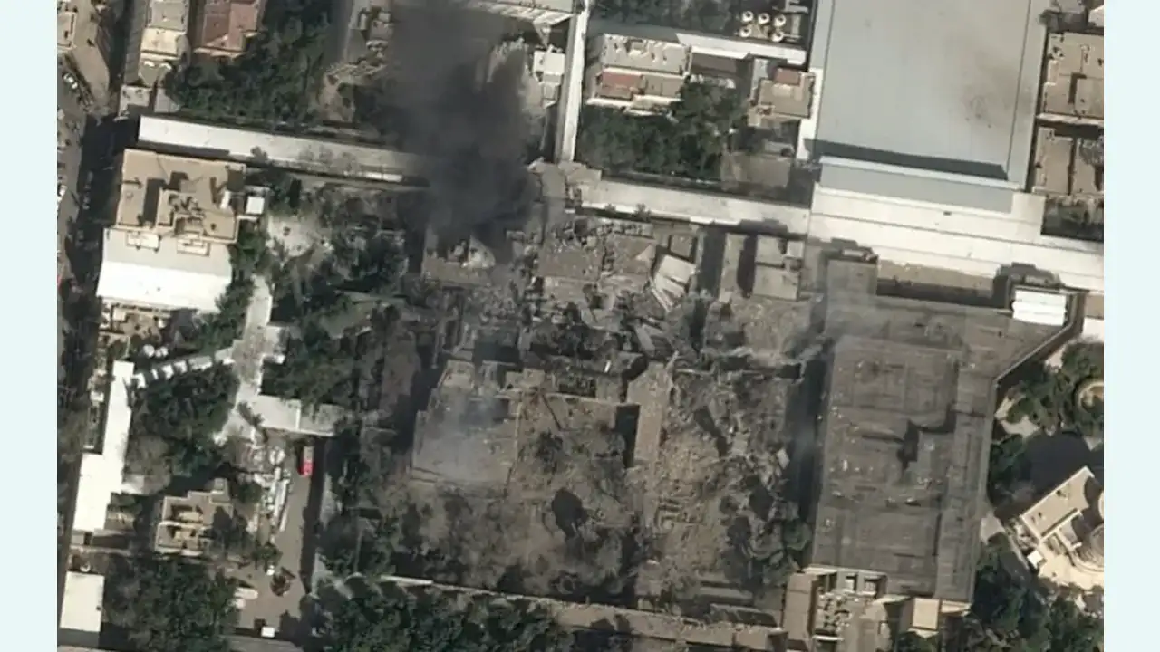 যৌথ হামলায় খামেনির প্রাসাদ বিধ্বস্ত, স্যাটেলাইট ছবিতে ধ্বংসের চিহ্ন