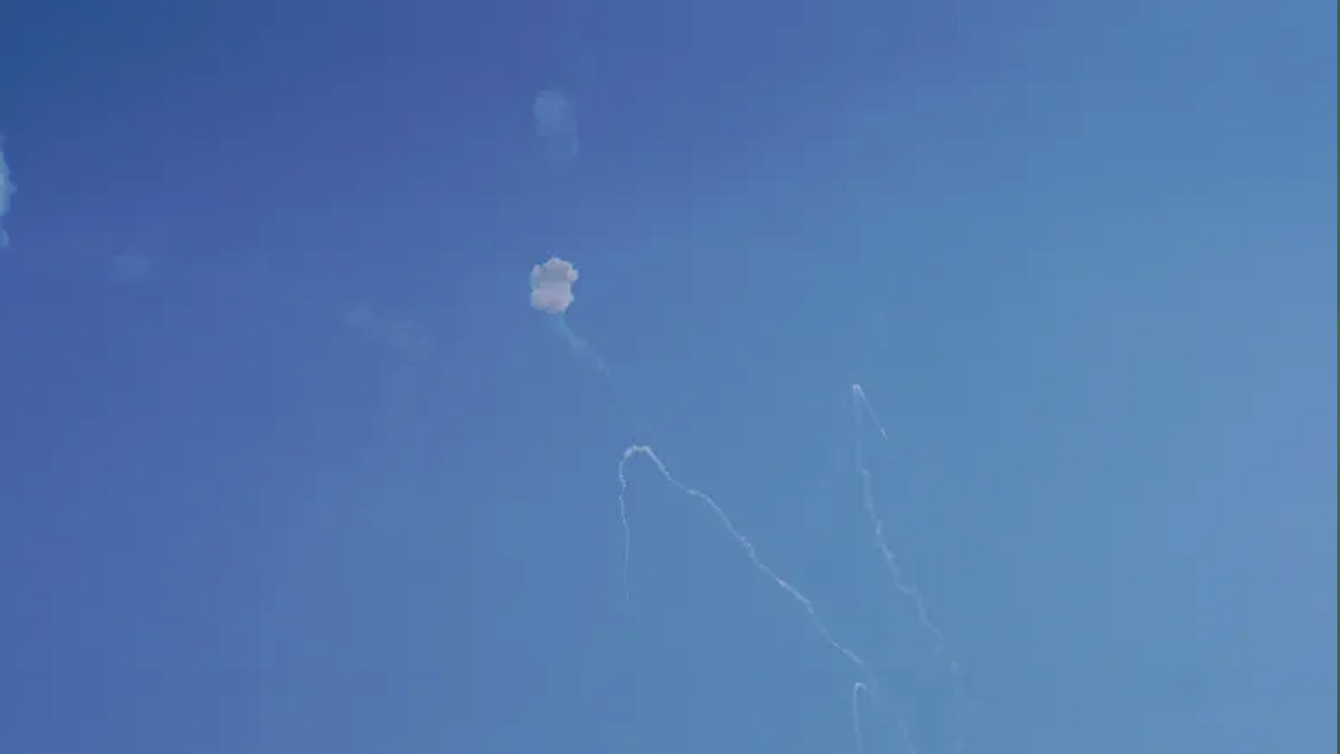 মধ্যপ্রাচ্যে উত্তেজনা চরমে: কাতার ও ইসরাইলে নতুন করে দফায় দফায় বিস্ফোরণ