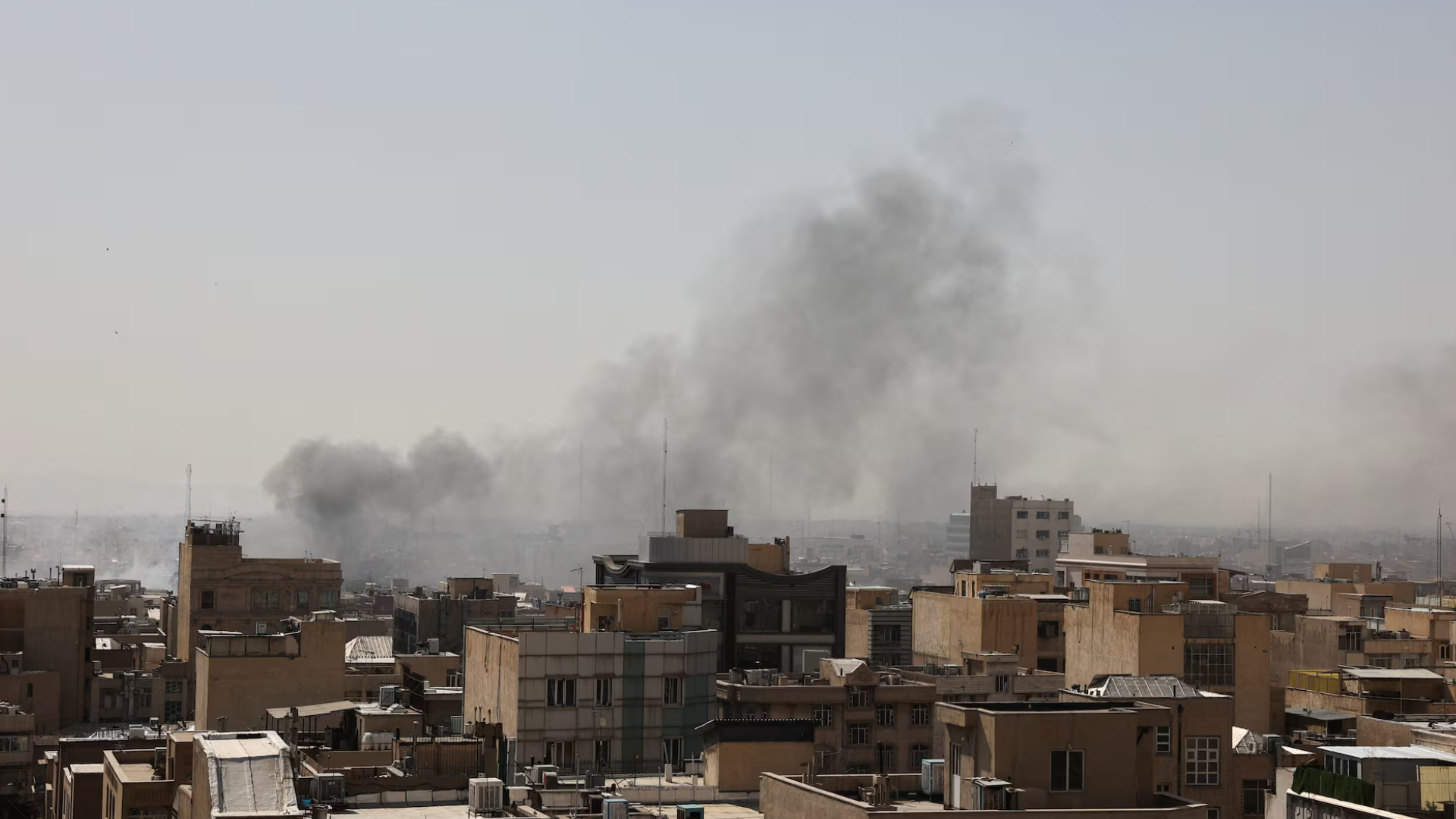 তেহরানে পুনরায় ভয়াবহ বিস্ফোরণের আওয়াজ