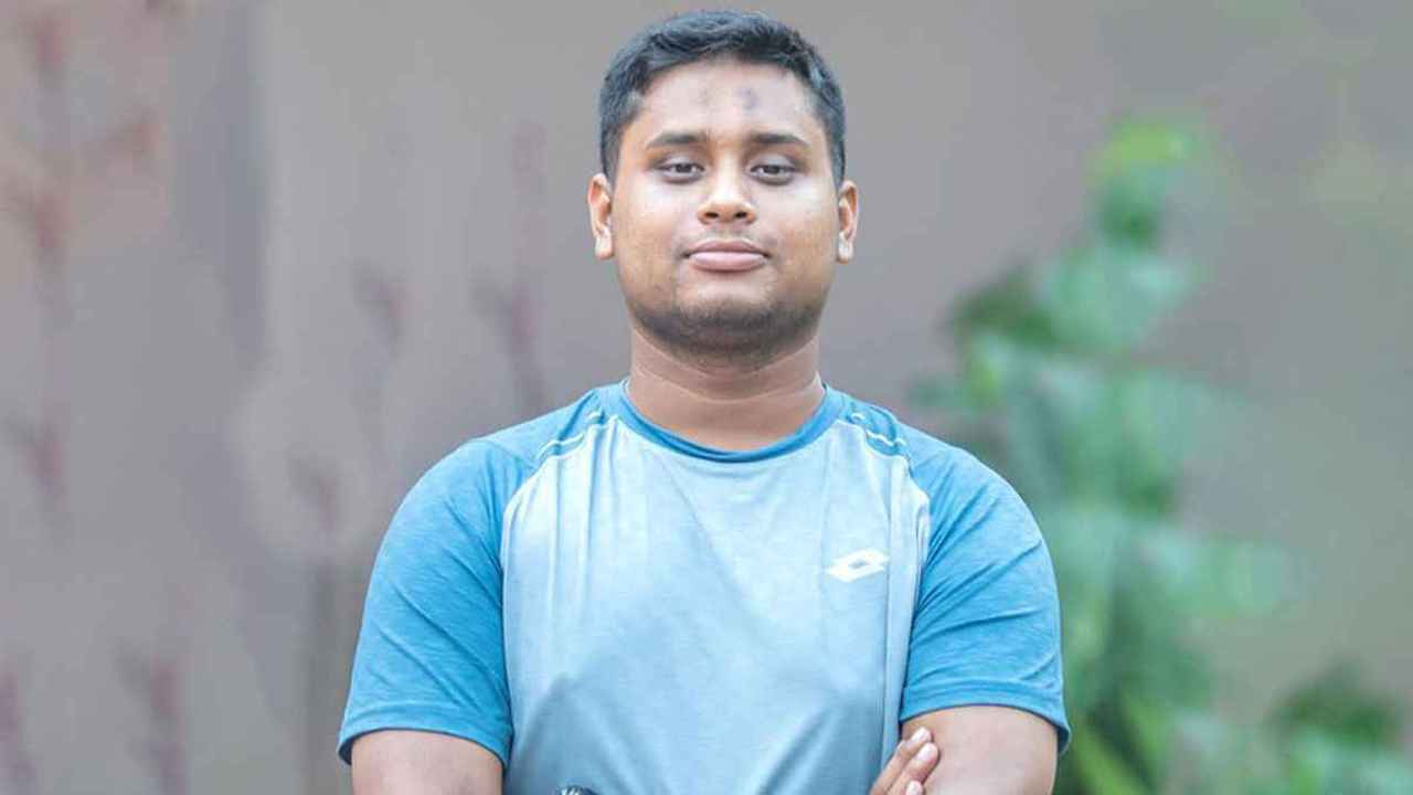 ফেসবুক পেজ থেকে আয় প্রকাশ করলেন এমপি হাসনাত