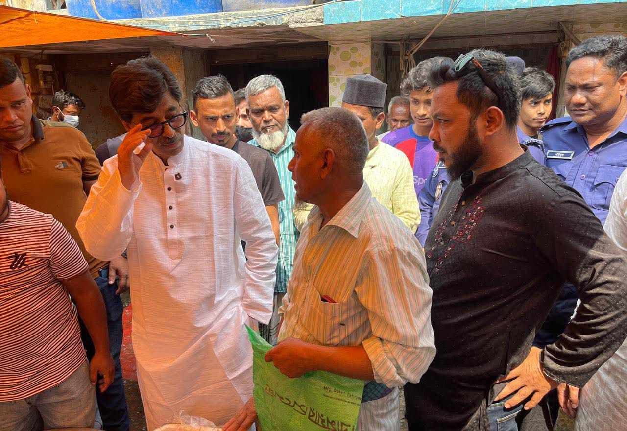 কুমিল্লায় হঠাৎ মাছ বাজারে কৃষি, মৎস এবং খাদ্যমন্ত্রী