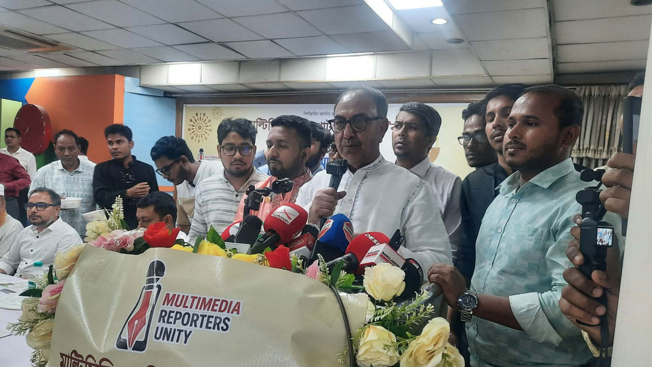 সরকারকে বিব্রত করার চেষ্টা করবেন না : মির্জা আব্বাস