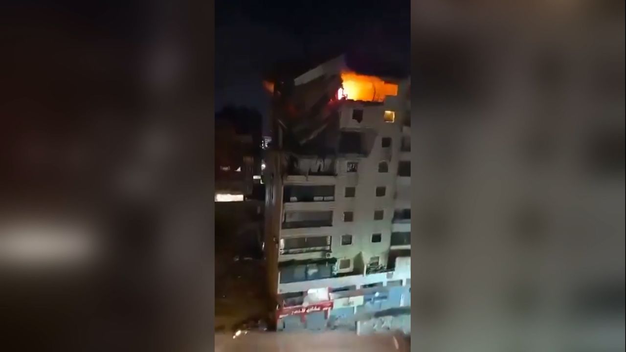 বৈরুতে আবাসিক ভবনে ইসরায়েলের বোমা হামলা