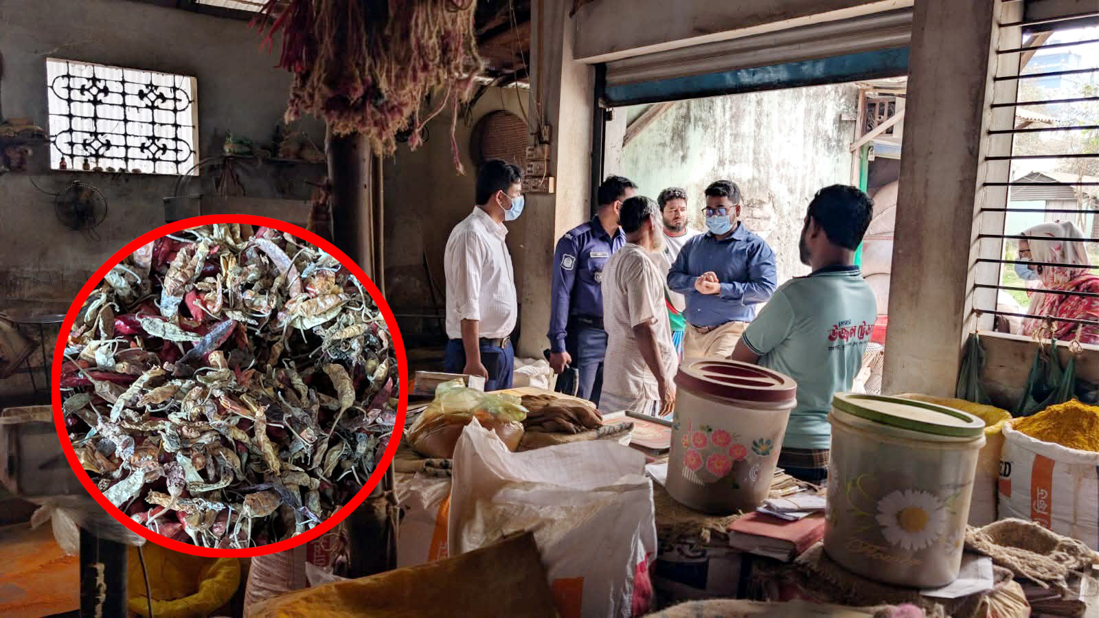 কুমিল্লায় নষ্ট মরিচের গুঁড়া তৈরি, মিল মালিককে দুই লাখ টাকা জরিমানা