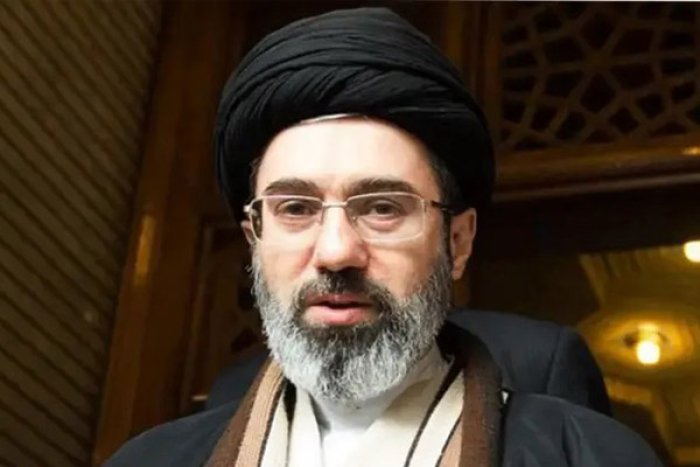 মৃত্যুর মুখ থেকে অল্পের জন্য বাঁচলেন মোজতবা খামেনি