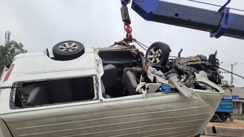 বগুড়ায় মাইক্রোবাসে গ্যাস সিলিন্ডার বিস্ফোরণ, প্রাণ গেল ৩ জনের