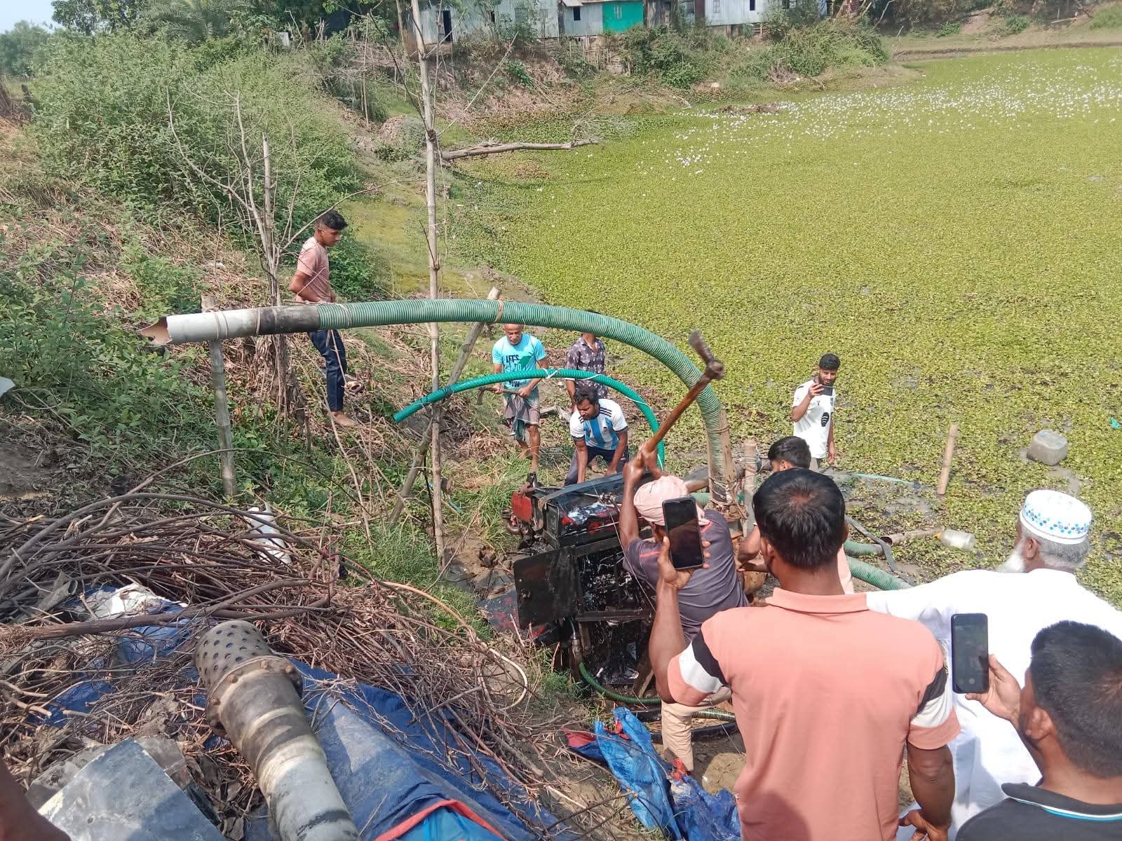 বুড়িচংয়ে উপজেলা প্রশাসনের অভিযানে ১৫টি ড্রেজার ও ৩ হাজার ফুট পাইপ বিনষ্ট