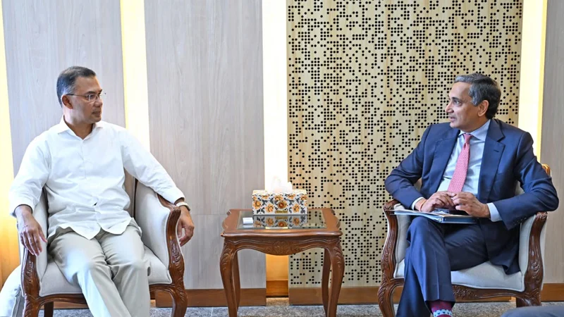 প্রধানমন্ত্রীর সঙ্গে আইএমএফ পরিচালকের সাক্ষাৎ