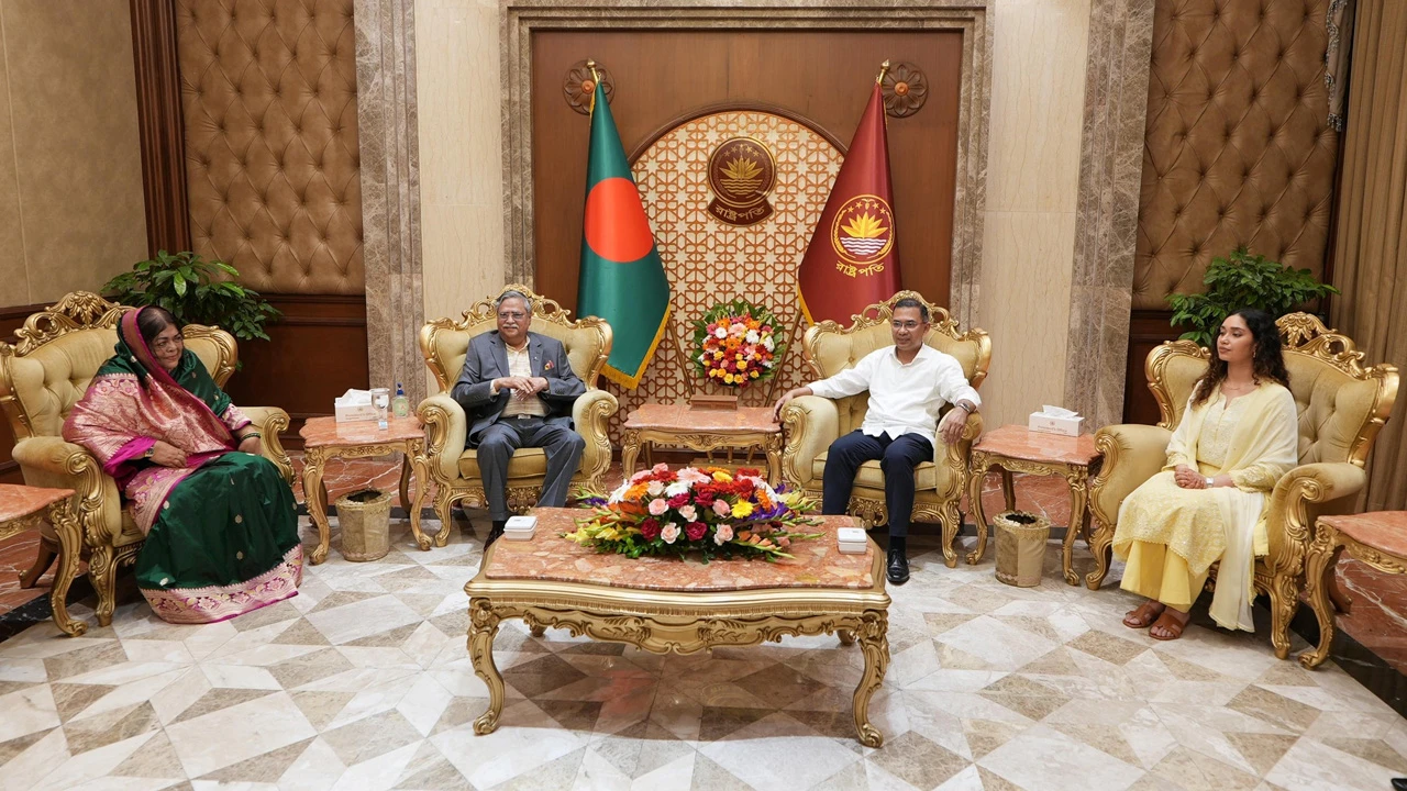 সৌজন্য সাক্ষাতে একসঙ্গে রাষ্ট্রপতি ও প্রধানমন্ত্রী