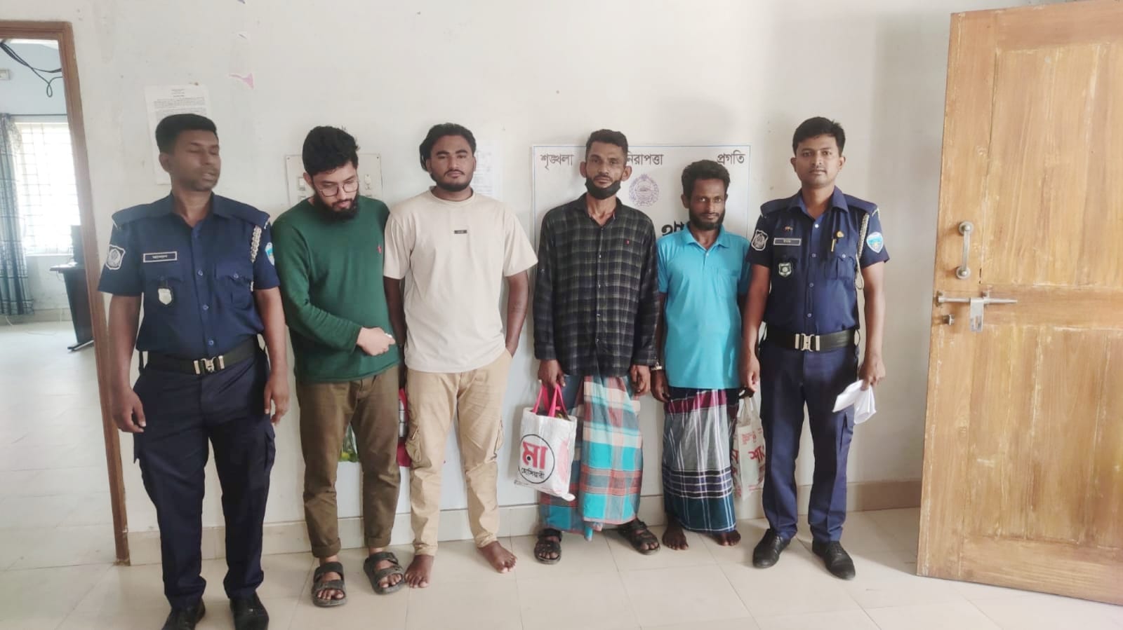 বুড়িচংয়ে সীমান্ত এলাকা থেকে ৪ মাদকসেবী আটক, মোবাইল কোর্টে বিভিন্ন মেয়াদে সাজা