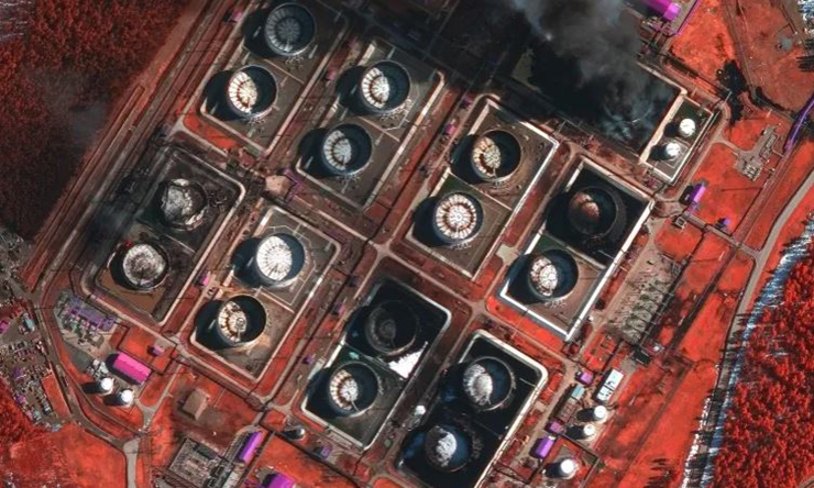 রাশিয়ার তেল শোধনাগার ও বন্দরে ড্রোন হামলা