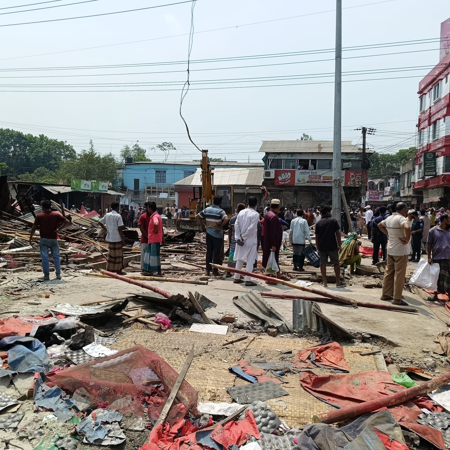 কুমিল্লার নিমসার বাজারে উচ্ছেদ অভিযান