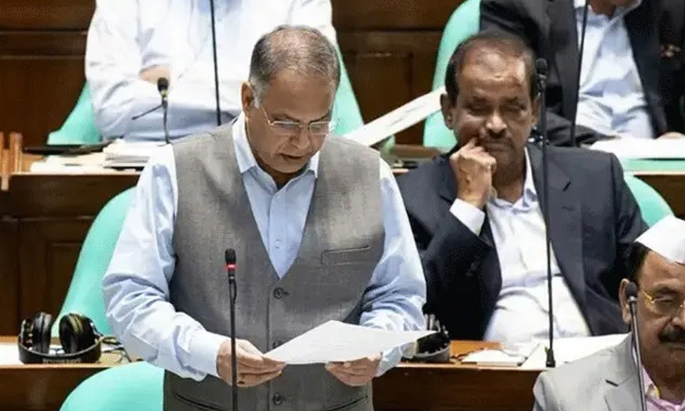 জ্বালানির মজুদ পর্যাপ্ত, তবে বাড়তে পারে তেলের দাম