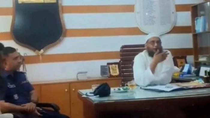 থানায় ওসির চেয়ারে বসে এমপি, ভাইরাল ভিডিও ঘিরে সমালোচনা