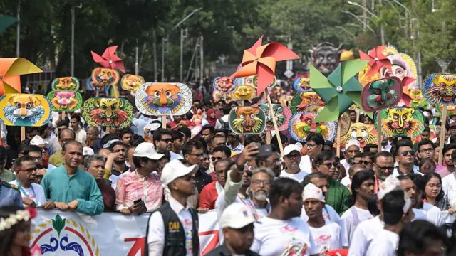 নববর্ষের শোভাযাত্রা কি এখন রাজনৈতিক বিতর্কের কেন্দ্র?