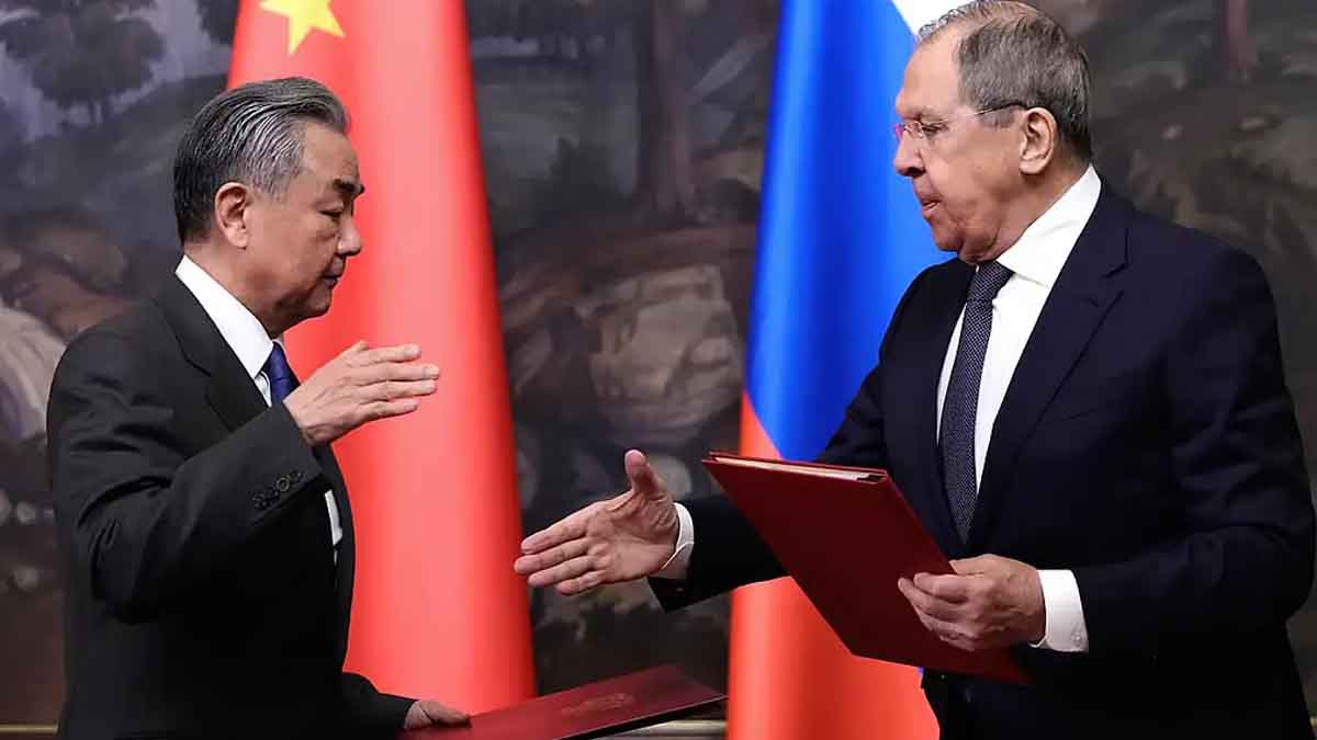 উত্তেজনার মাঝেই বেইজিং সফরে ল্যাভরভ