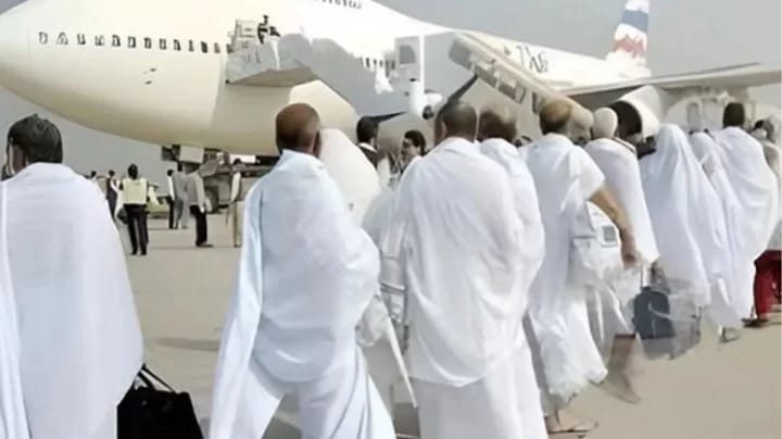 হজযাত্রীদের জন্য খেজুরসহ প্রধানমন্ত্রীর শুভেচ্ছা উপহার