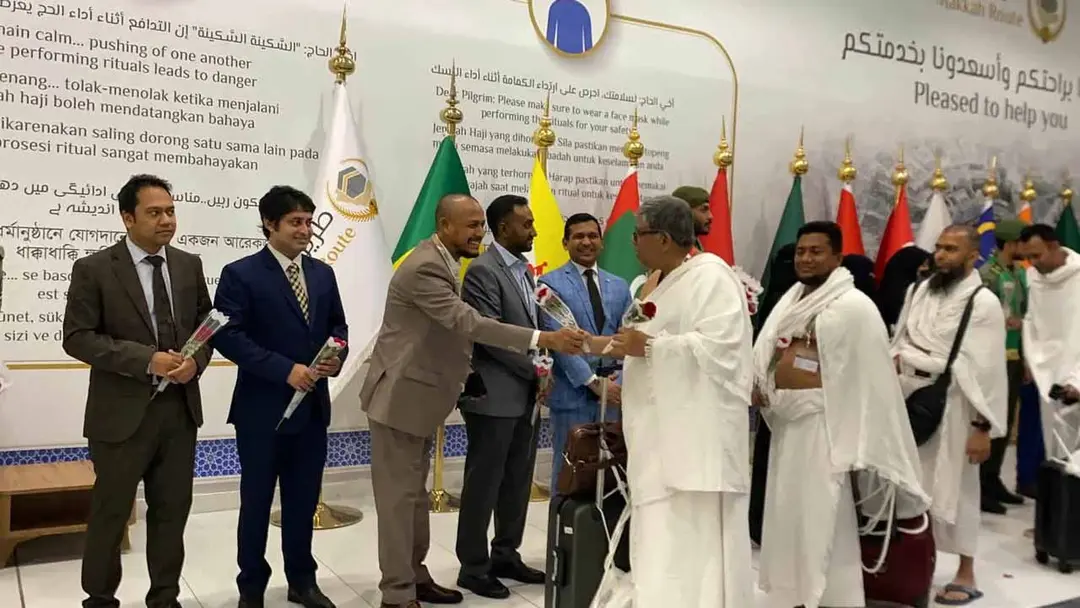 শুরু হলো হজযাত্রা, প্রথম ফ্লাইটে ৪১৯ বাংলাদেশি জেদ্দায়