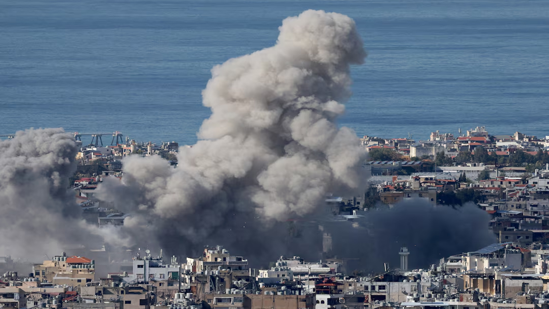 যুদ্ধবিরতির মধ্যেই দক্ষিণ লেবাননে ইসরাইলি হামলা, নিহত ২