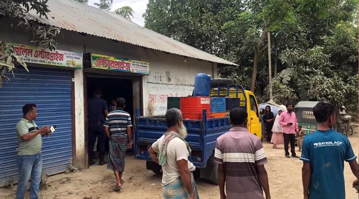 মজুত করে রাখা ৫ হাজার লিটার জ্বালানি তেল জব্দ, ফেঁসে গেলেন ব্যবসায়ী