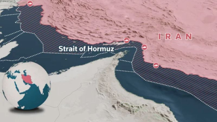বন্ধ হরমুজ প্রণালিতে শতাধিক ট্যাঙ্কার আটকা, বিপদে হাজারো নাবিক